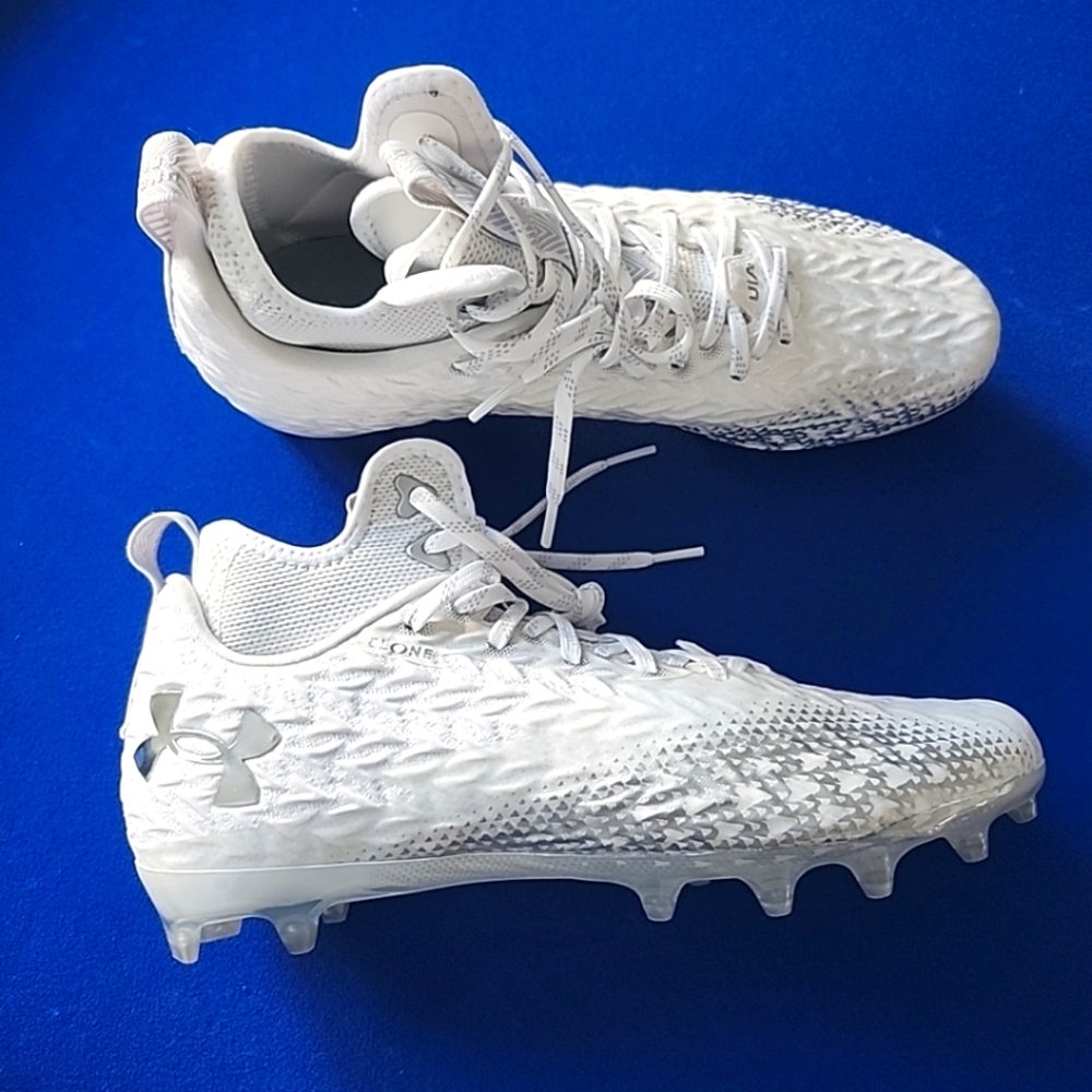 Sz 11 Under Armour Football Cleats Spotlight Clone 3.0 MC 3026334-100 Men's